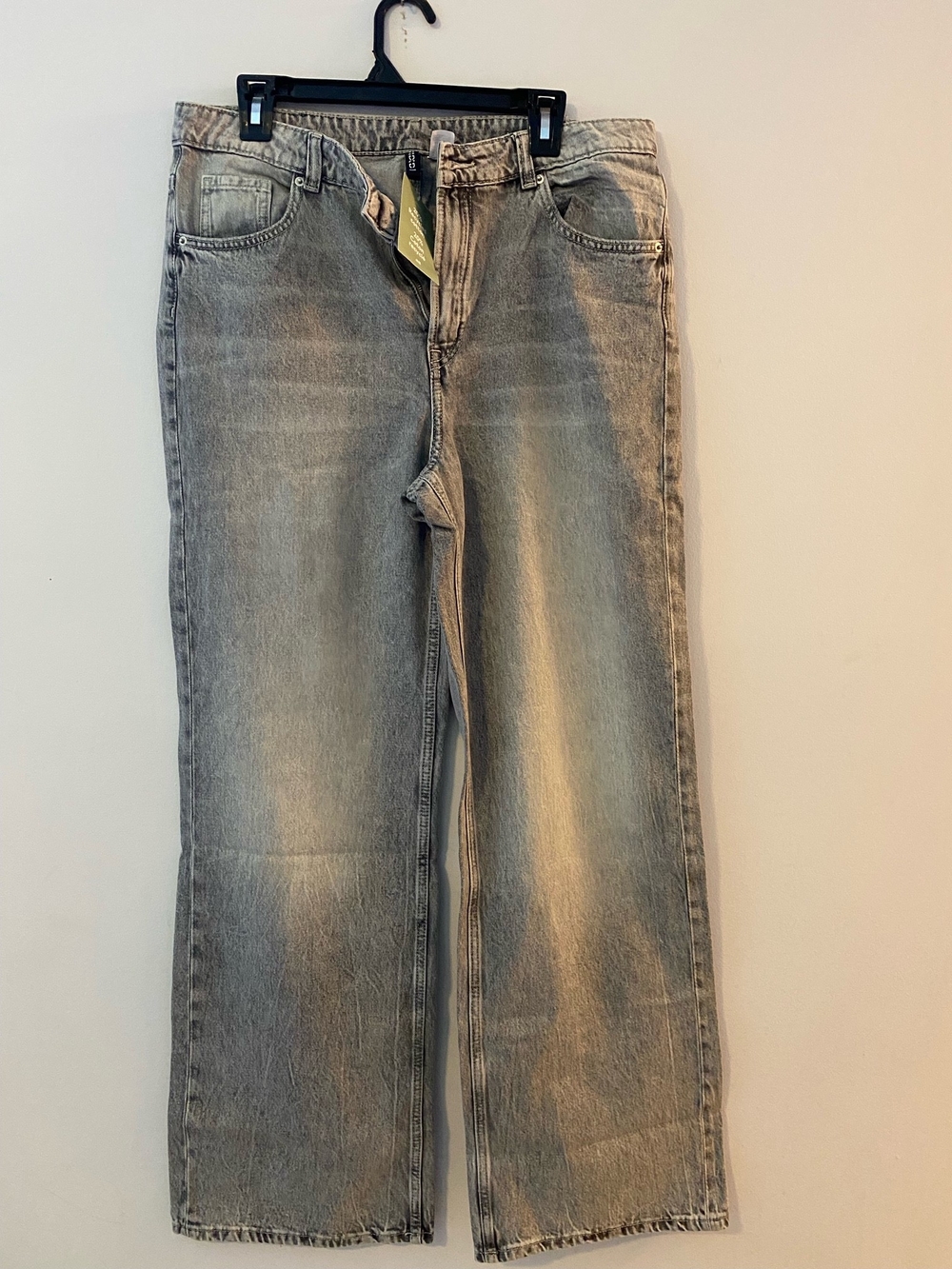 Straight Jeans in Washed Light Gray - Classic Comfort